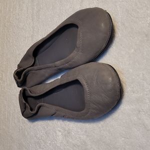 Tory burch gray leather flats